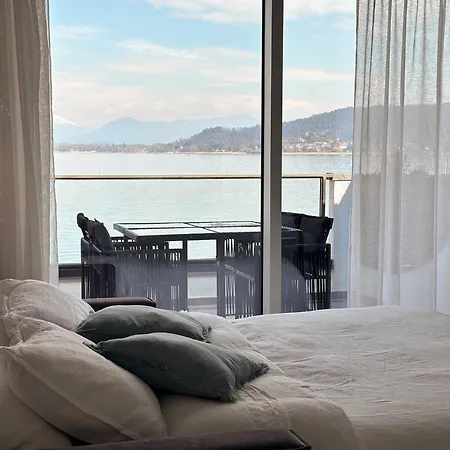 Aquavista - & Poolside Lejlighed