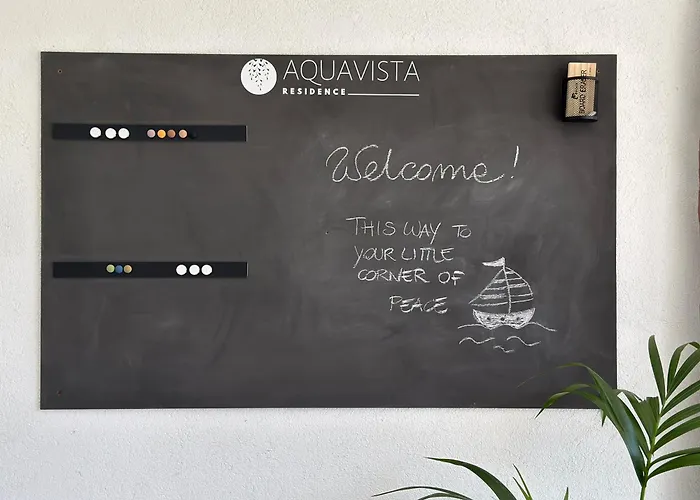 Aquavista - & Poolside